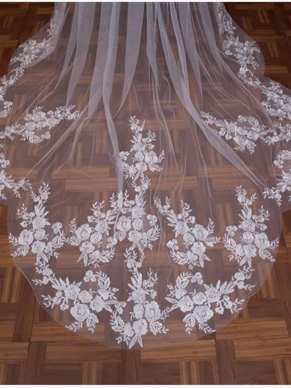 Cathedral Length Wedding Flower Lace Veil with Metal Comb